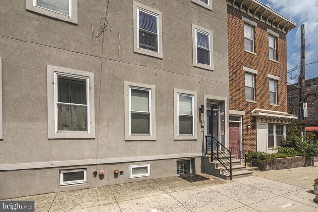 1603 Christian St-Unit -A in Philadelphia, PA - Building Photo - Building Photo