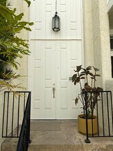 423 2nd St in Hermosa Beach, CA - Foto de edificio - Building Photo