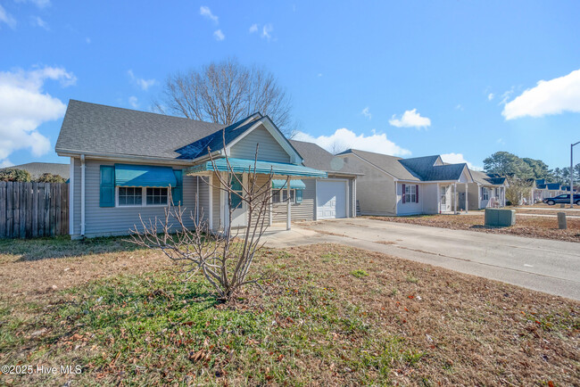 102 Old Oak Rd in Elizabeth City, NC - Building Photo - Building Photo