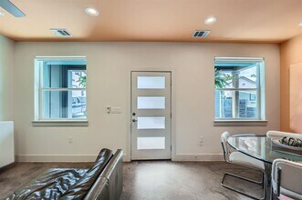 7311 Providence Ave in Austin, TX - Building Photo - Building Photo