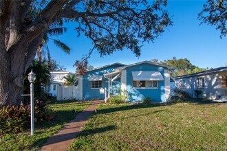 2491 35th Ave N in St. Petersburg, FL - Building Photo - Building Photo