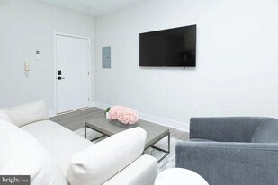 1122 N Calvert St in Baltimore, MD - Building Photo