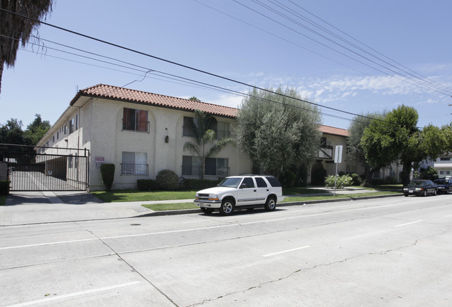 Valle Vista Apartments in North Hollywood, CA - Building Photo - Building Photo