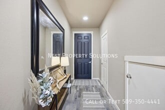 1111 Hilltop Ave NE in Quincy, WA - Building Photo - Building Photo