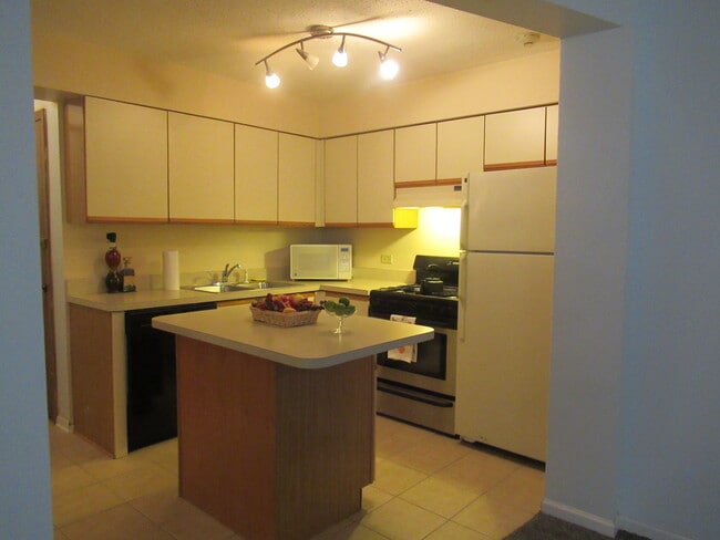 property at 9 Cedar Ct