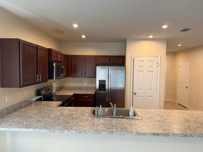 3334 Franklin Square Ln