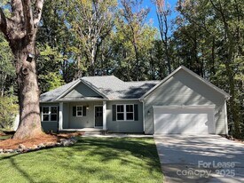 2498 Tatum Rd in Denver, NC - Building Photo