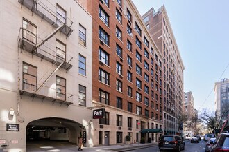 116 E 63rd St in New York, NY - Foto de edificio - Building Photo