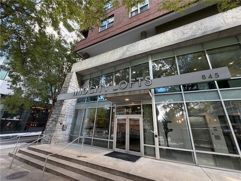 845 Spring St NW, Unit 524 in Atlanta, GA - Building Photo