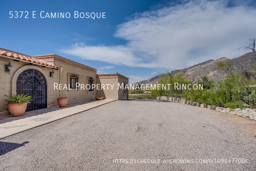 5372 E Camino Bosque in Tucson, AZ - Building Photo