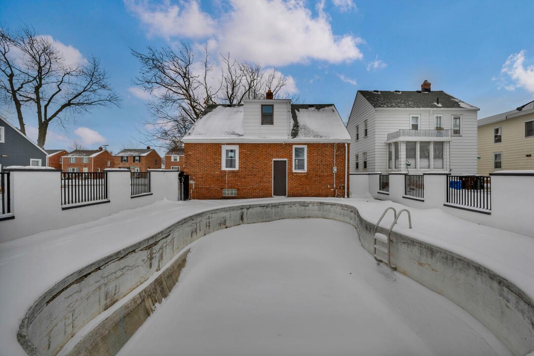 5202 Tuxedo Ave in Parma, OH - Building Photo