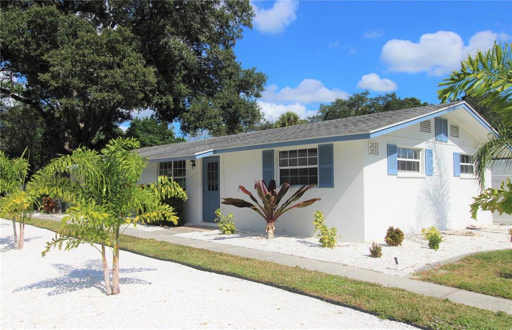 2033 Sandrala Dr in Sarasota, FL - Building Photo