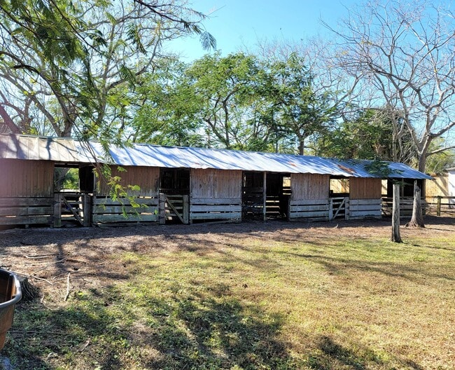 4362 W Midway Rd in Fort Pierce, FL - Building Photo - Building Photo