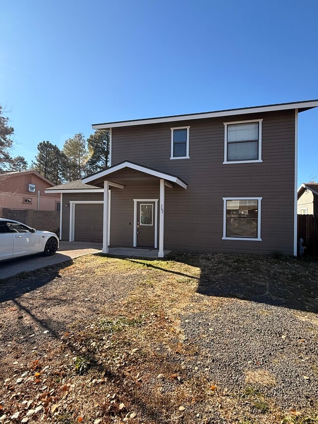 property at 720 N 6th Dr