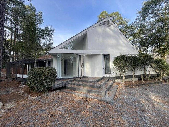 property at 475 St Andrews Dr