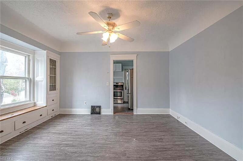 1193 Warren Rd-Unit -2 in Lakewood, OH - Building Photo