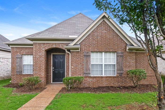 1735 Addison Park Cove in Cordova, TN - Building Photo