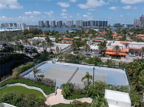 18671 Collins Ave, Unit 2404 in Sunny Isles Beach, FL - Foto de edificio - Building Photo