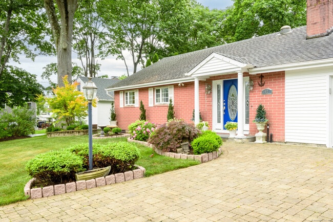 property at 92 Grove Beach Rd S