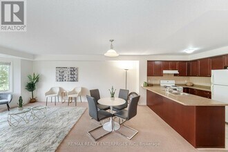 3375-3375 Thomas St in Mississauga, ON - Building Photo - Building Photo