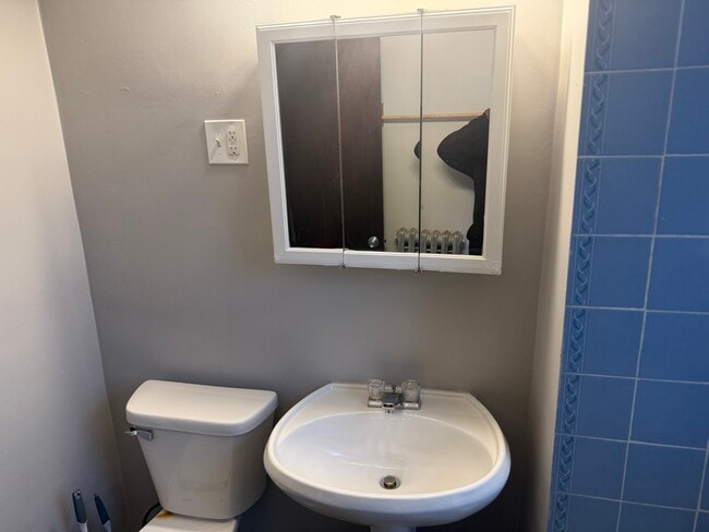 1348 W 83rd St in Chicago, IL - Foto de edificio - Building Photo