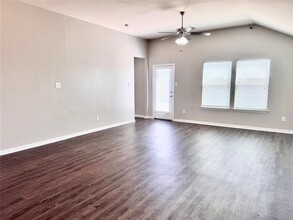 1541 Sierra Estate Trail in Fort Worth, TX - Foto de edificio - Building Photo