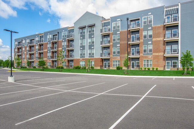 Park Landing in Woodbridge, VA - Building Photo - Building Photo