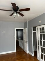 4943 N 8th St in Philadelphia, PA - Building Photo