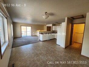 9832-9896 96 Ave in Grande Prairie, AB - Building Photo - Building Photo