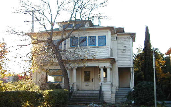 6401 Regent St in Oakland, CA - Building Photo - Building Photo