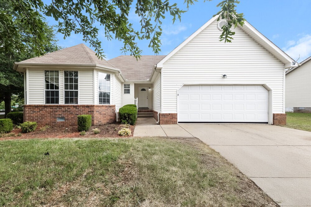 901 Tal Ln in La Vergne, TN - Building Photo