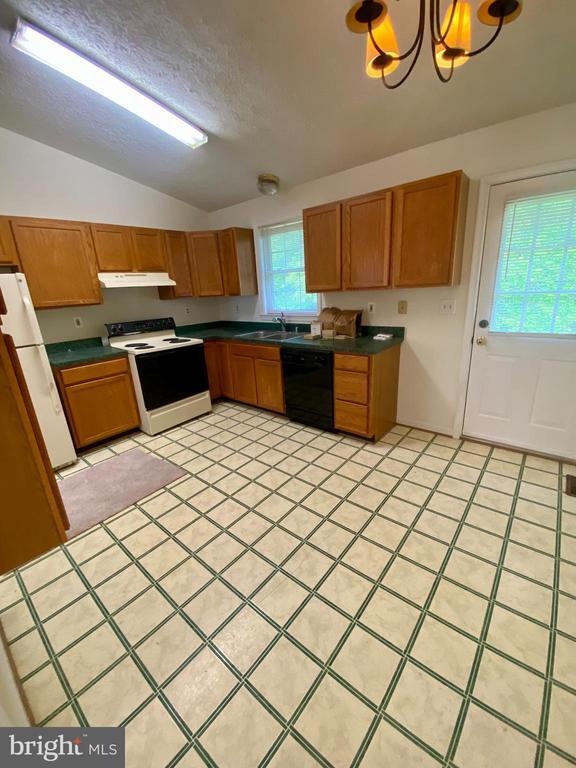 7316 Stone Crossing Dr in Fredericksburg, VA - Building Photo - Building Photo