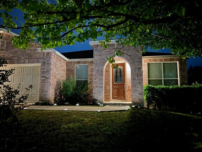8103 Jalane Park in San Antonio, TX - Building Photo - Building Photo