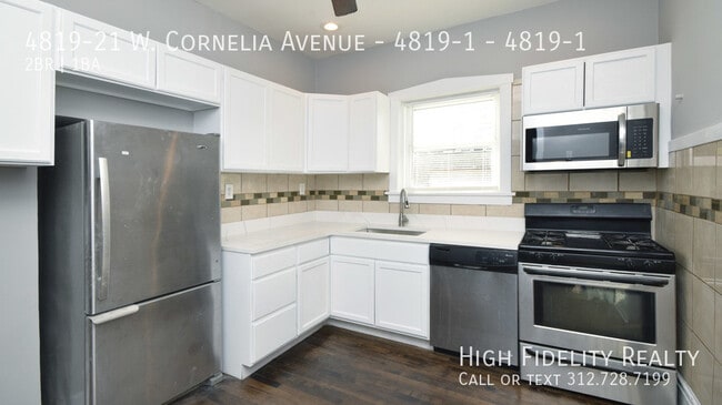 4819 W Cornelia Ave in Chicago, IL - Building Photo - Building Photo
