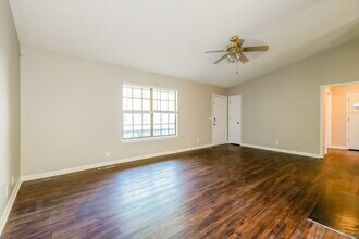 3500 Roundwood Forest Dr, Unit 1405 in Nashville, TN - Foto de edificio - Building Photo