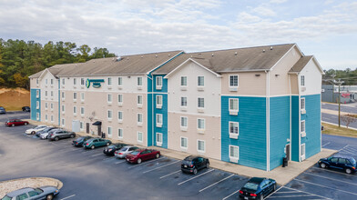 Extended Stay America Select Suites in Fayetteville, NC - Building Photo - Building Photo