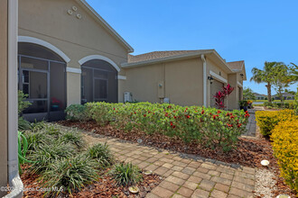 8174 Loren Cove Dr in Melbourne, FL - Foto de edificio - Building Photo