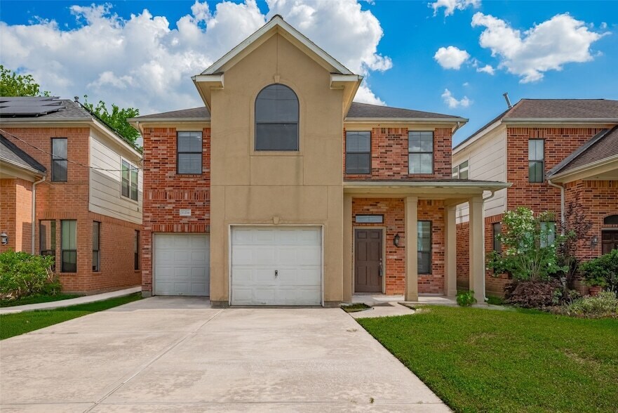 11214 Palmsprings Dr in Houston, TX - Building Photo