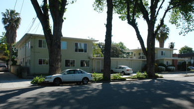 355-371 E Reed St in San Jose, CA - Building Photo - Building Photo