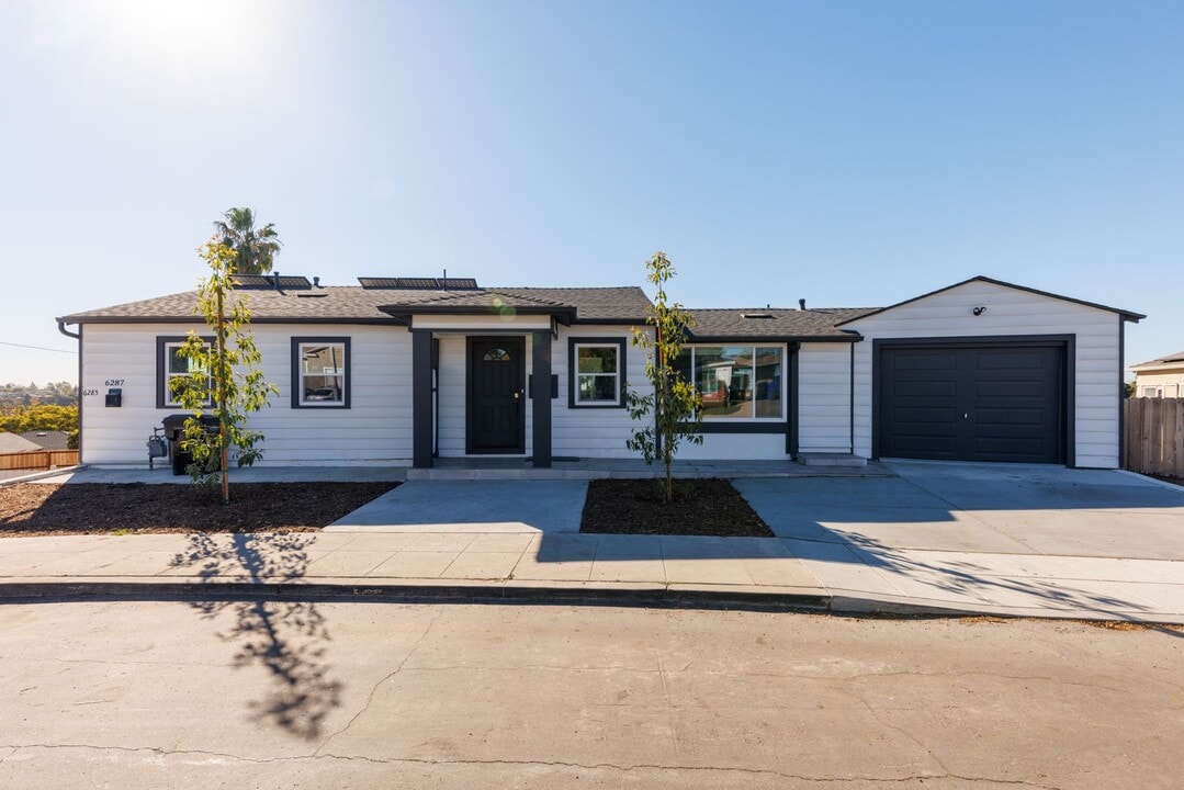 6283 Lorca Dr in San Diego, CA - Building Photo