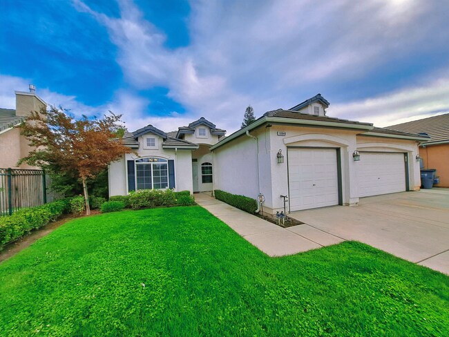 10848 N Bunker Hill Dr in Fresno, CA - Building Photo - Building Photo