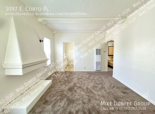 3097 E Corto Pl in Long Beach, CA - Building Photo - Building Photo