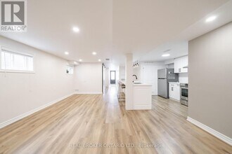 22 Yucatan Rd in Toronto, ON - Building Photo - Building Photo