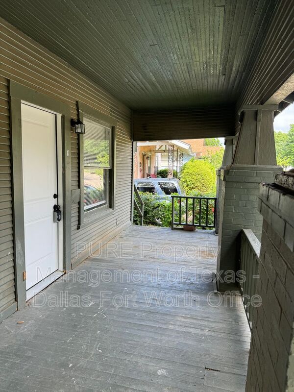 property at 1208 Hawthorne Ave
