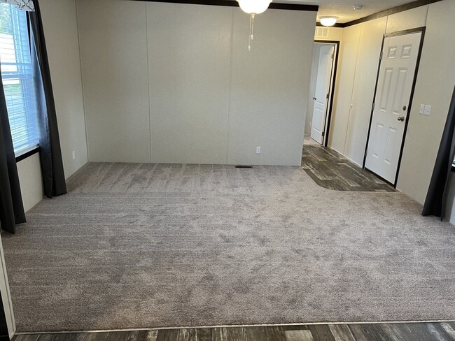 259 Birch Ct in Belleville, MI - Building Photo - Building Photo