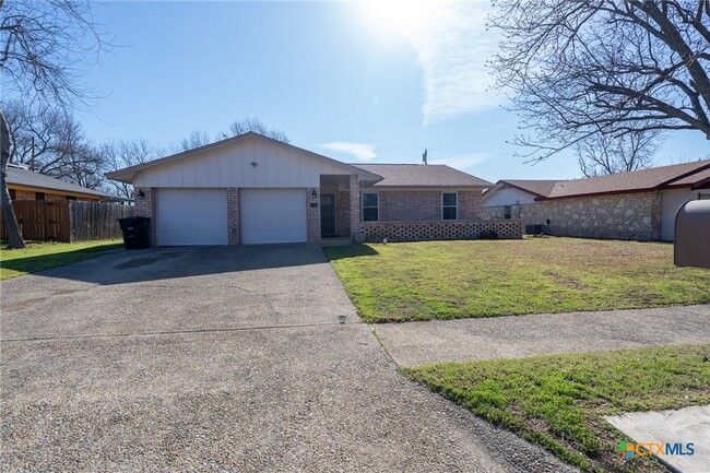 property at 1306 Ruiz Dr