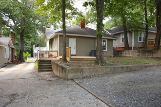 1807 Walker Ave in Greensboro, NC - Building Photo - Building Photo