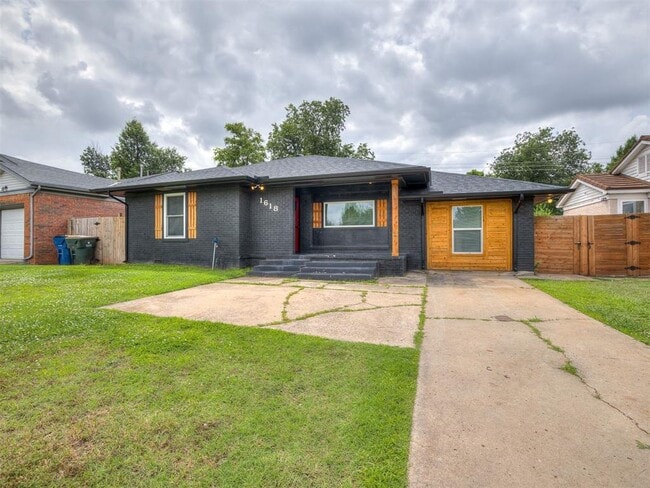property at 1618 Carlisle Ct