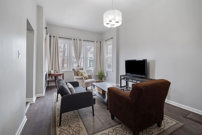 5944 S Princeton Ave in Chicago, IL - Building Photo - Building Photo