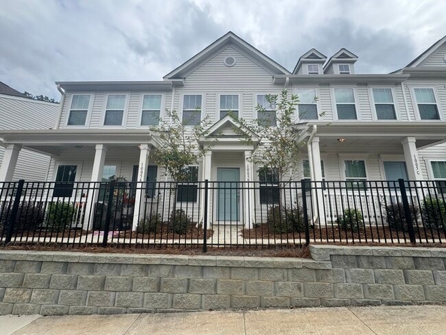 property at 1005 Pine St